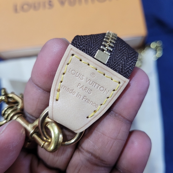 Louis Vuitton cosmetic Pouch New - Picture 5 of 12